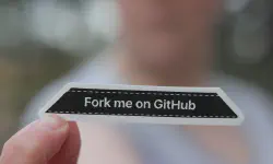 Featured image of post 只需 2 步简单操作，一劳永逸解决静态博客添加朋友圈、说说之类的功能