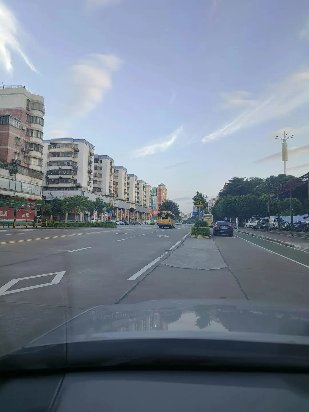 女儿很喜欢坐校车