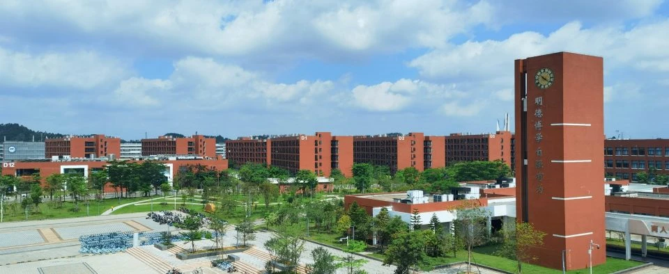 当我在大学现场听罗翔老师讲课时,我在听什么